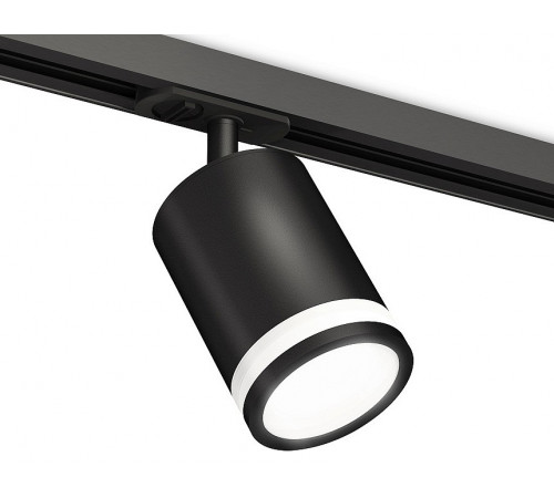 Комплект трекового светильника Ambrella Light Track System XT7422020 (A2537, C7422, N7121) Комплект трекового светильника Ambrella Light Track System XT7422020 (A2537, C7422, N7121)