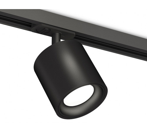 Комплект трекового светильника Ambrella Light Track System XT7532001 (A2537, C7532, N7021) Комплект трекового светильника Ambrella Light Track System XT7532001 (A2537, C7532, N7021)