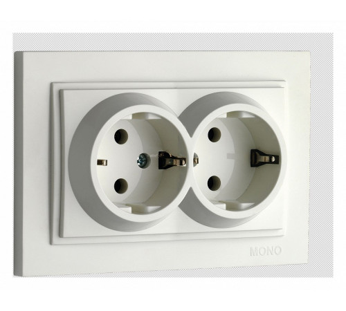 Розетка с заземлением двойная Mono Electric Despina 16А 250В белый 102-190004-120 Розетка с заземлением двойная Mono Electric Despina 16А 250В белый 102-190004-120