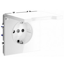 Розетка с защитными шторками и крышкой Voltum S70 VLS040301