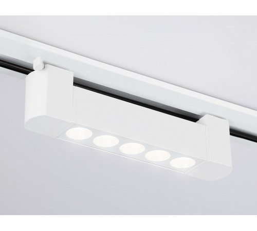 Трековый однофазный светильник Ambrella Light Track system GL6700 Трековый однофазный светильник Ambrella Light Track system GL6700
