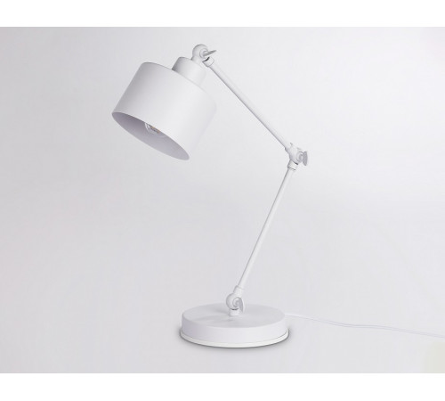 Настольная лампа Ambrella Light Traditional TR8152 УЦ Настольная лампа Ambrella Light Traditional TR8152 УЦ