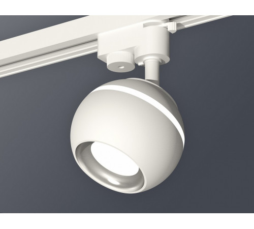 Трековый однофазный светильник с подсветкой Ambrella Light Track System XT1101002 (A2520, C1101, N7022) Трековый однофазный светильник с подсветкой Ambrella Light Track System XT1101002 (A2520, C1101, N7022)