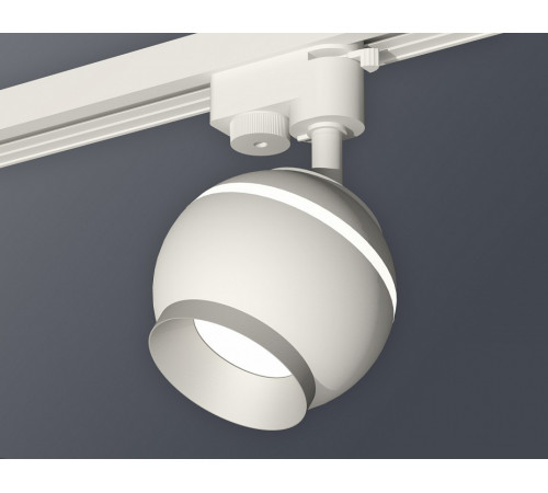 Трековый однофазный светильник с подсветкой Ambrella Light Track System XT1101022 (A2520, C1101, N7033) Трековый однофазный светильник с подсветкой Ambrella Light Track System XT1101022 (A2520, C1101, N7033)