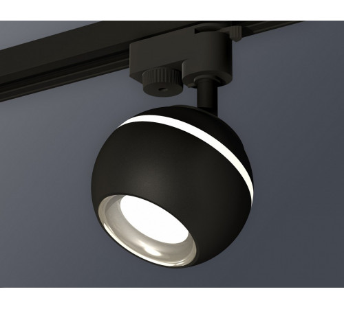 Трековый однофазный светильник с подсветкой Ambrella Light Track System XT1102042 (A2521, C1102, N7023) Трековый однофазный светильник с подсветкой Ambrella Light Track System XT1102042 (A2521, C1102, N7023)