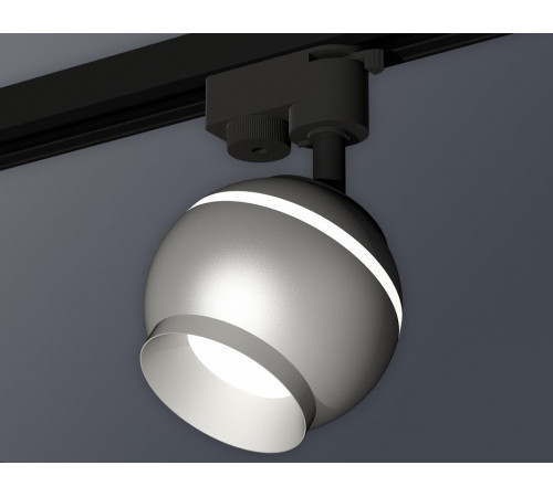 Трековый однофазный светильник с подсветкой Ambrella Light Track System XT1103030 (A2521, C1103, N7033) Трековый однофазный светильник с подсветкой Ambrella Light Track System XT1103030 (A2521, C1103, N7033)