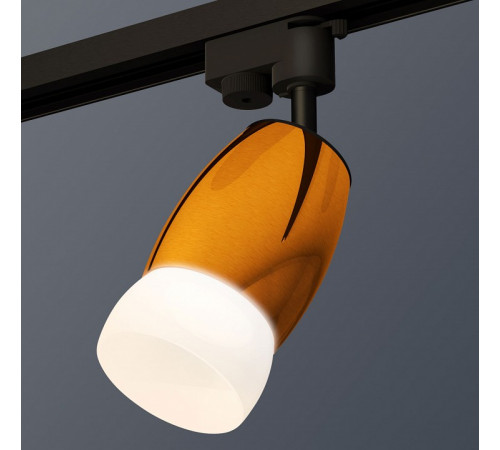 Трековый однофазный светильник Ambrella Light Track System XT1125014 (A2521, C1125, N7177) Трековый однофазный светильник Ambrella Light Track System XT1125014 (A2521, C1125, N7177)