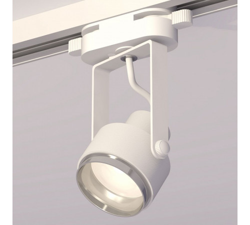 Трековый однофазный светильник Ambrella Light Track System XT6601021 (C6601, N6122) Трековый однофазный светильник Ambrella Light Track System XT6601021 (C6601, N6122)