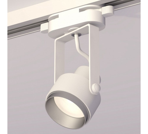 Трековый однофазный светильник Ambrella Light Track System XT6601022 (C6601, N6123) Трековый однофазный светильник Ambrella Light Track System XT6601022 (C6601, N6123)