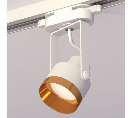 Трековый однофазный светильник Ambrella Light Track System XT6601044 (C6601, N6134) Трековый однофазный светильник Ambrella Light Track System XT6601044 (C6601, N6134)