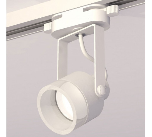 Трековый однофазный светильник Ambrella Light Track System XT6601085 (C6601, N6248) Трековый однофазный светильник Ambrella Light Track System XT6601085 (C6601, N6248)