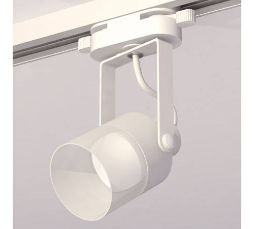 Трековый однофазный светильник Ambrella Light Track System XT6601086 (C6601, N6252) Трековый однофазный светильник Ambrella Light Track System XT6601086 (C6601, N6252)