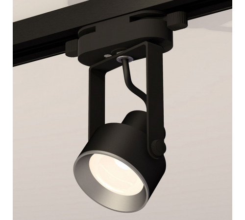 Трековый однофазный светильник Ambrella Light Track System XT6602002 (C6602, N6104) Трековый однофазный светильник Ambrella Light Track System XT6602002 (C6602, N6104)