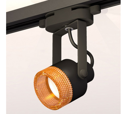 Трековый однофазный светильник Ambrella Light Track System XT6602064 (C6602, N6154) Трековый однофазный светильник Ambrella Light Track System XT6602064 (C6602, N6154)