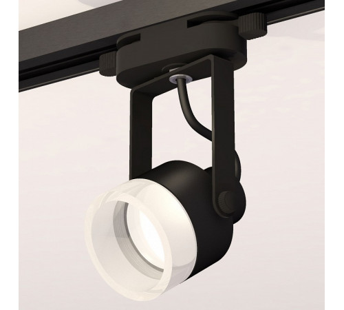 Трековый однофазный светильник Ambrella Light Track System XT6602085 (C6602, N6248) Трековый однофазный светильник Ambrella Light Track System XT6602085 (C6602, N6248)