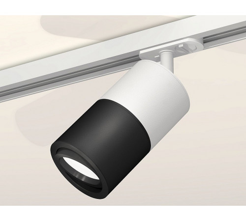 Комплект трекового светильника Ambrella Light Track System XT7402002 (A2536, C7401, A2071, C7402, N7002) Комплект трекового светильника Ambrella Light Track System XT7402002 (A2536, C7401, A2071, C7402, N7002)