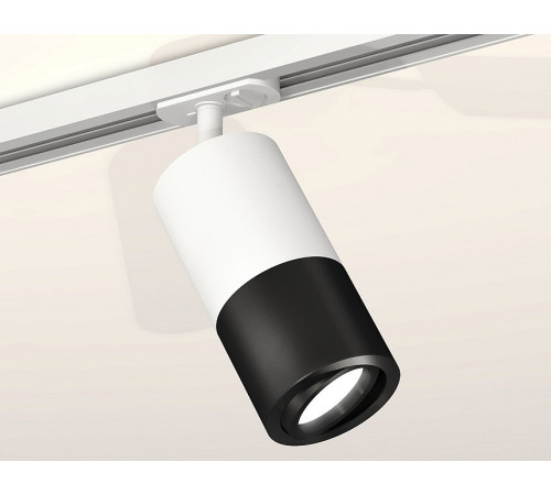 Комплект трекового светильника Ambrella Light Track System XT7402080 (A2536, C7421, A2011, C7402, N7002) Комплект трекового светильника Ambrella Light Track System XT7402080 (A2536, C7421, A2011, C7402, N7002)