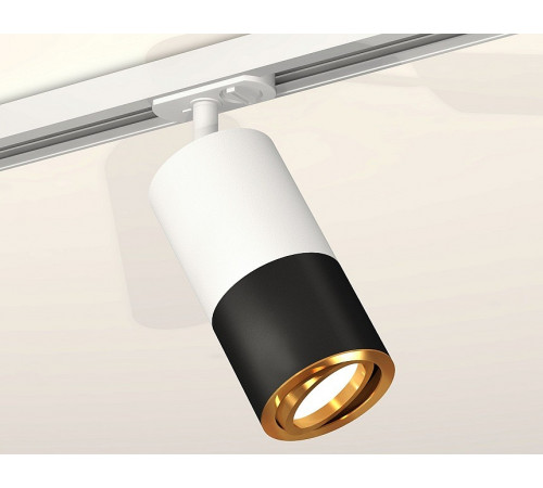 Комплект трекового светильника Ambrella Light Track System XT7402081 (A2536, C7421, A2011, C7402, N7004) Комплект трекового светильника Ambrella Light Track System XT7402081 (A2536, C7421, A2011, C7402, N7004)