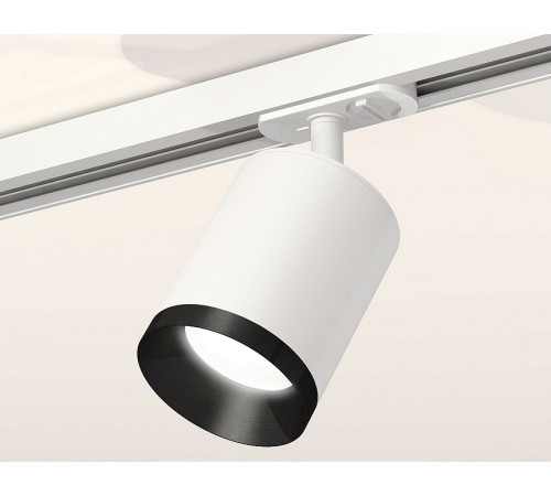 Комплект трекового светильника Ambrella Light Track System XT7421002 (A2536, C7421, N7031) Комплект трекового светильника Ambrella Light Track System XT7421002 (A2536, C7421, N7031)