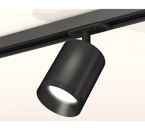 Комплект трекового светильника Ambrella Light Track System XT7422001 (A2537, C7422, N7031) Комплект трекового светильника Ambrella Light Track System XT7422001 (A2537, C7422, N7031)