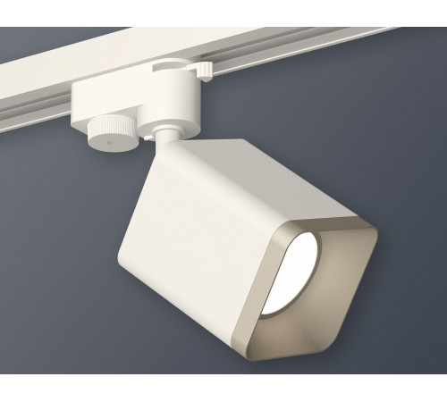 Трековый однофазный светильник Ambrella Light Track System XT7812002 (A2520, C7812, N7703) Трековый однофазный светильник Ambrella Light Track System XT7812002 (A2520, C7812, N7703)