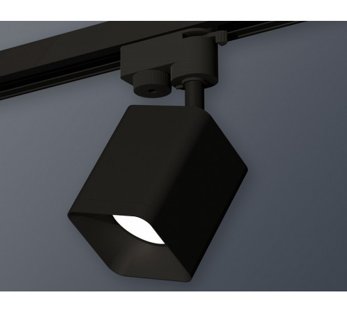 Трековый однофазный светильник Ambrella Light Track System XT7813001 (A2521, C7813, N7702)