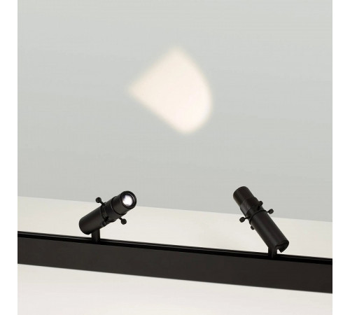 Трековый магнитный светильник Arlight MAG-ORIENT-SPOT-CROP-ZOOM-TC-R35-6W Warm3000 (BK, 19-29 deg, 48V) 045067 Трековый магнитный светильник Arlight MAG-ORIENT-SPOT-CROP-ZOOM-TC-R35-6W Warm3000 (BK, 19-29 deg, 48V) 045067
