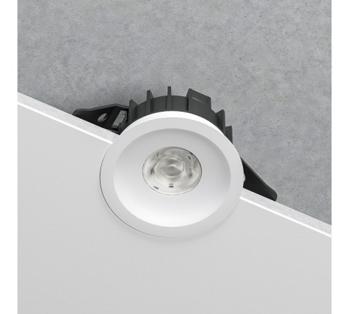 Встраиваемый светильник Elektrostandard Combi 25067/LED 4690389211560 a069005 Встраиваемый светильник Elektrostandard Combi 25067/LED 4690389211560 a069005