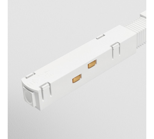 Прямой коннектор питания Maytoni Technical Accessories for tracks TRA004PC-22W