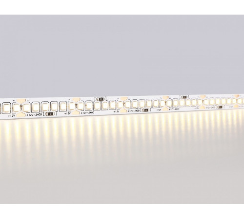 Светодиодная лента Ambrella Light LED Strip 12В 2835 17Вт/м 3000K 5м IP20 GS1401 Светодиодная лента Ambrella Light LED Strip 12В 2835 17Вт/м 3000K 5м IP20 GS1401