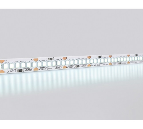 Светодиодная лента Ambrella Light LED Strip 24В 2835 20Вт/м 6500K 5м IP20 GS3403 Светодиодная лента Ambrella Light LED Strip 24В 2835 20Вт/м 6500K 5м IP20 GS3403