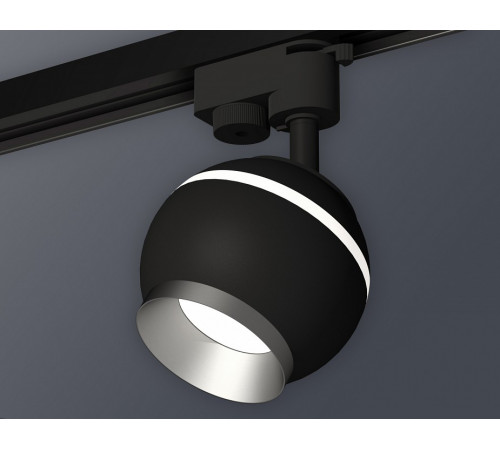 Трековый однофазный светильник с подсветкой Ambrella Light Track System XT1102004 (A2521, C1102, N7033) Трековый однофазный светильник с подсветкой Ambrella Light Track System XT1102004 (A2521, C1102, N7033)