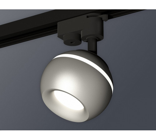Трековый однофазный светильник с подсветкой Ambrella Light Track System XT1103020 (A2521, C1103, N7013) Трековый однофазный светильник с подсветкой Ambrella Light Track System XT1103020 (A2521, C1103, N7013)