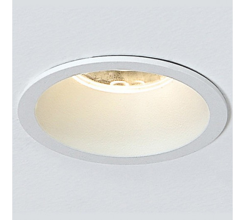 Влагозащищенный светильник ITALLINE DL 3241 white Влагозащищенный светильник ITALLINE DL 3241 white