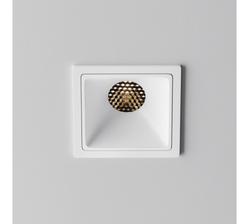 Встраиваемый светильник Maytoni Alfa led DL043-01-10W3K-SQ-W-1 Встраиваемый светильник Maytoni Alfa led DL043-01-10W3K-SQ-W-1