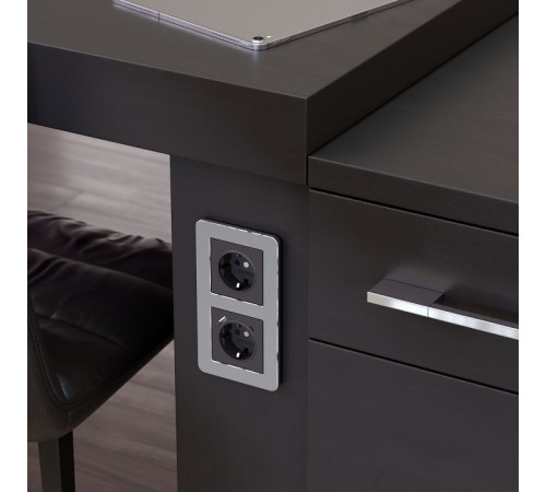 Рамка на 2 поста Werkel Platinum алюминий 4690389184444 W0022606 Рамка на 2 поста Werkel Platinum алюминий 4690389184444 W0022606