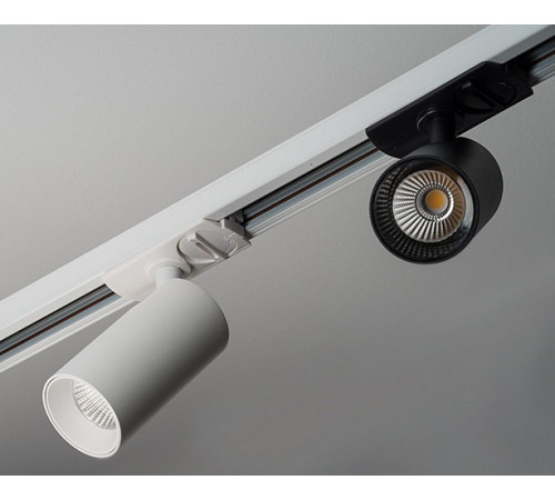Светильник на шине ITALLINE TR 3006 white Светильник на шине ITALLINE TR 3006 white