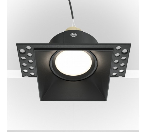 Встраиваемый светильник Maytoni Dot DL042-01-SQ-B Встраиваемый светильник Maytoni Dot DL042-01-SQ-B