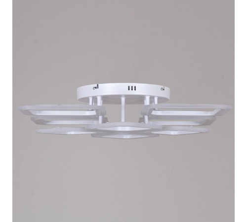 Потолочная люстра Reluce 05106-0.3-4+4 WH