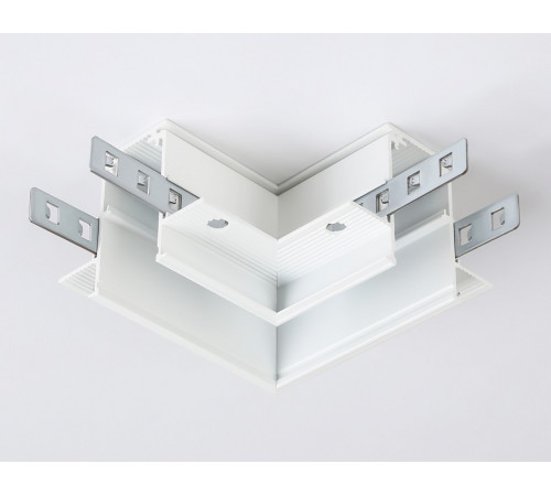 Коннектор угловой для шинопровода Ambrella Light Track System GL3352 Коннектор угловой для шинопровода Ambrella Light Track System GL3352