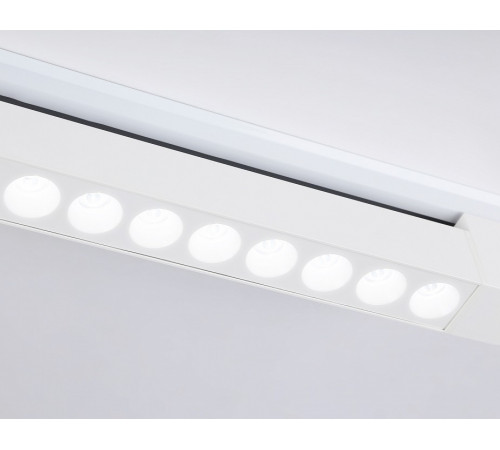 Трековый однофазный светильник Ambrella Light Track system GL6706 Трековый однофазный светильник Ambrella Light Track system GL6706