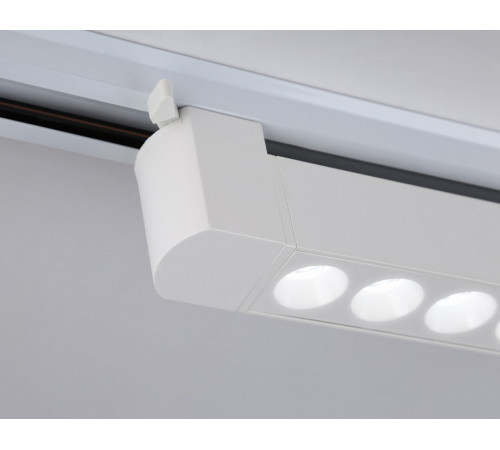 Трековый однофазный светильник Ambrella Light Track system GL6706 Трековый однофазный светильник Ambrella Light Track system GL6706