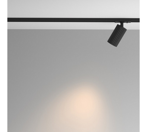 Трековый однофазный светильник Maytoni Calipso TR218-1-GU10-BK