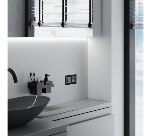 Розетка с заземлением, крышкой и шторками Werkel 4690389197529 W1171244 a064092